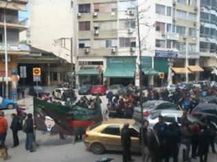 Φωτογραφία για Συγκέντρωση των κατοίκων της Ιερισσού έξω από το αστυνομικό μέγαρο Θεσσαλονίκης