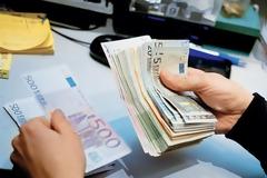 «Τρύπα» 300 εκατομμυρίων ευρώ στον ΕΟΠΥΥ το πρώτο τρίμηνο Εξοφλούνται πάροχοι υγείας, απλήρωτοι οι γιατροί που εξετάζουν υποψήφιους οδηγούς