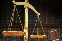 Δικαστική δικαίωση για τέσσερις υπερχρεωμένους δανειολήπτες