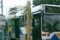Τραμπουκισμός από ελεγκτή σε επιβάτη - Επί τόπου παρέμβαση του Κινήματος Δεν Πληρώνω [video]