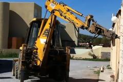 Ανάβουν ξανά τις μηχανές για τη συνέχιση των κατεδαφίσεων;