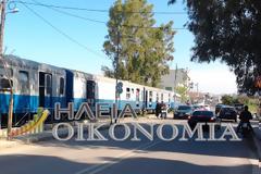 Άγγλοι τουρίστες λάτρεις του τρένου, με το τρένο 