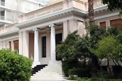 Αντιμέτωπη με τη σκληρή καθημερινότητα η κυβέρνηση