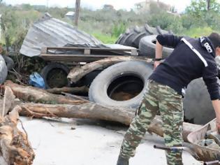 Φωτογραφία για Παραμένουν τα μπλόκα στην Ιερισσό