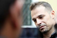 Ο Ντέμης πιέζεται να επιστρέψει αλλά το εμπόδιο είναι οικονομικό