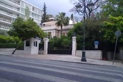 Οι απολύσεις παίρνουν… υπογραφή αρχηγών