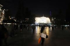 Η ύφεση «άλλαξε τα φώτα» σε δρόμους και πλατείες