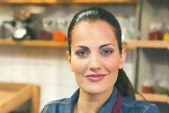 Σας θυμίζει κάτι η γυναίκα δίπλα στον Λουκάκο; Kι όμως την ξέρετε…
