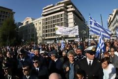 Στολές τέλoς στις διαδηλώσεις