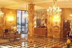 Ιστορικό ξενοδοχείο βγάζει αντικείμενά του στο σφυρί