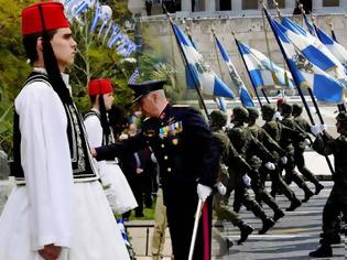 Φωτογραφία για Τι αλλάζει σε μισθολόγιο, επιδόματα και μεταθέσεις στρατιωτικών