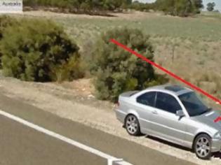 Φωτογραφία για Το αυτοκίνητο της Google Street View έκανε πάλι το...θαύμα του!