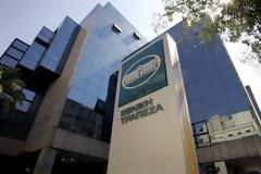Λάτσης και εφοπλιστές τρέχουν να σώσουν την Eθνική Τράπεζα