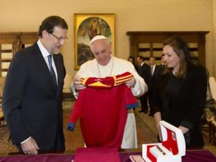 Φωτογραφία για Ο Ραχόι ο πρώτος ευρωπαίος ηγέτης που συναντήθηκε με τον Πάπα Φραγκίσκο