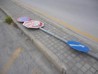 Φωτογραφία για Ξάπλωσε πινακίδα οδικής σήμανσης στο κέντρο της Ξάνθης!