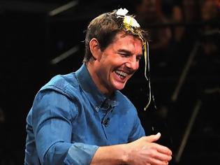 Φωτογραφία για Ο Tom Cruise σπάει αυγά στο κεφάλι του [Video]