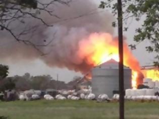 Φωτογραφία για Νέο σοκ στις ΗΠΑ -Εκρηξη σε εργοστάσιο στο Τέξας -70 νεκροί και εκατοντάδες τραυματίες (βίντεο)