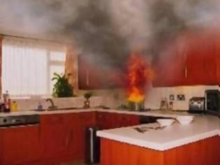 Φωτογραφία για Πάτρα: Φωτιά σε διαμέρισμα γιατί άρπαξε η κατσαρόλα
