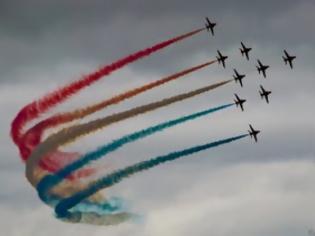 Φωτογραφία για Τα Red Arrows στην Πάτρα - Εντυπωσιακές εικόνες την Τετάρτη στο λιμάνι