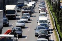 Συνεχίζουν να έχουν ανασφάλιστα τα οχήματά τους