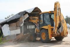 Κατεδάφιση παραπηγμάτων στο Μέγαρα