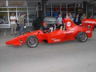 Φωτογραφία για Βόσνιος ...έφτιαξε το δικό του αυτοκίνητο Formula 1