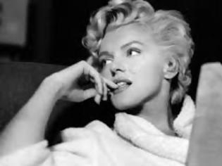 Φωτογραφία για Σπάνια φωτογραφία της Marilyn Monroe από τα σχολικά της χρόνια
