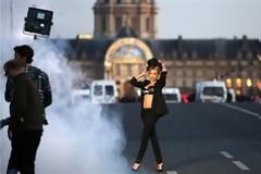 Κυκλοφοριακό κομφούζιο προκάλεσε η Ολλανδή καλλονή