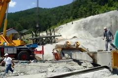 Πασχαλινά εργοτάξια στην Kορίνθου - Πατρών