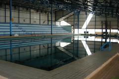 Εγκαταλειμμένο κουφάρι η κολύμβηση στην Ξάνθη – “Στέγνωσαν” οι αθλητές!