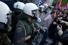 Ένταση έξω από το τουρκικό προξενείο, στην πορεία των Αρμενίων [video]