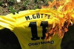 ΣΤΗΝ ΜΠΑΓΕΡΝ Ο ΓΚΕΤΣΕ, ΣΤΗΝ... ΠΥΡΑ ΟΙ ΦΑΝΕΛΕΣ ΤΟΥ ΑΠΟ ΟΠΑΔΟΥΣ ΤΗΣ ΝΤΟΡΤΜΟΥΝΤ! *ΒΙΝΤΕΟ*