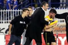 Ο Δέλλας προσπαθεί να πείσει τους παίκτες να μη φύγουν