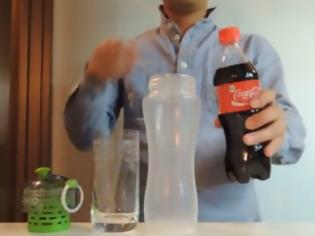 Φωτογραφία για Μαγικό φίλτρο μετατρέπει την Κόκα Κόλα σας σε νερό [Video]