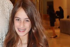 Η γαλανομάτα κουκλίτσα, πήρε τα ανοιχτά χρώματα της μαμάς & τα όμορφά της μάτια & από τους δύο!