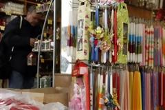 Μέχρι τις 21:00 ανοιχτά τα εμπορικά