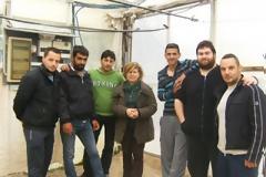 Πέταξαν την κάρτα ανεργίας και ετοιμάζονται να πάρουν πτυχίο