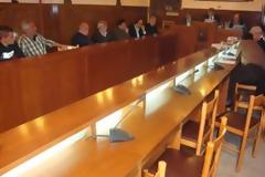 Ξάνθη: Διέκοψαν το δημοτικό συμβούλιο… γιατί άδειασε η αίθουσα!