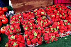 Στα αζήτητα οι φράουλες