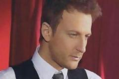 «Είμαι δεσμευμένος αλλά δεν είμαι και κλεισμένος σε μοναστήρι»