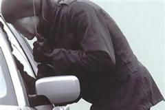 Πάτρα: Σπείρα στήνει καρτέρι σε ανυποψίαστους oδηγούς και ξαφρίζει τα αυτοκίνητα