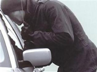 Φωτογραφία για Πάτρα: Σπείρα στήνει καρτέρι σε ανυποψίαστους oδηγούς και ξαφρίζει τα αυτοκίνητα