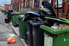 Δήμος Ξάνθης: Αναγκάστηκε να βγάλει ανακοίνωση για να ζητήσει να πετάνε τα σκουπίδια μέσα στους κάδους!