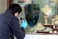Περίεργη διάρρηξη σε κοσμηματοπωλείο με λεία κοσμήματα αξίας 100 χιλιάδων ευρώ