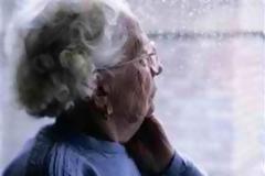 Hλεία: Ληστές ξυλοκόπησαν ηλικιωμένη