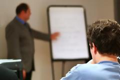 Mε απεργία στις πανελλαδικές απειλούν οι καθηγητές