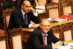 Ελεύθεροι χωρίς όρους Π. Δούκας - Γ. Βουλγαράκης