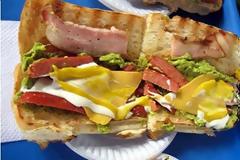 Βρετανίδα υπνοβατεί και καταναλώνει 2.500 θερμίδες κάθε βράδυ!