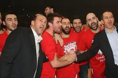 ΠΡΟΕΔΡΙΚΑ ΣΥΓΧΑΡΗΤΗΡΙΑ ΚΑΙ... «ΑΥΤΟΣ ΕΙΝΑΙ Ο ΟΛΥΜΠΙΑΚΟΣ ΠΟΥ ΘΕΛΟΥΜΕ!»