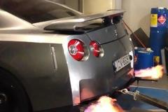 Video: Ένα Ελληνικό Nissan GT-R 700 ίππων βγάζει φωτιές στο δυναμόμετρο